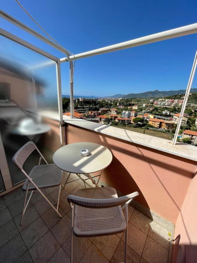 Appartamento Mimosa "A Casa Felice" Pietra Ligure Exterior photo